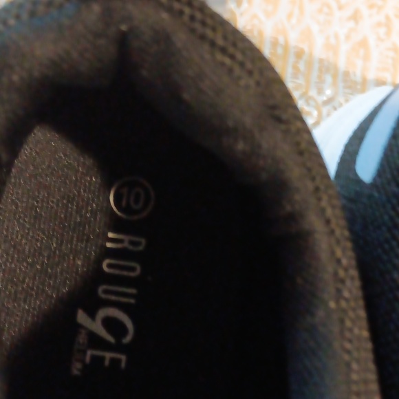 Size  10 Rouge Helium  color  blue/black/white new with tag - Picture 5 of 9